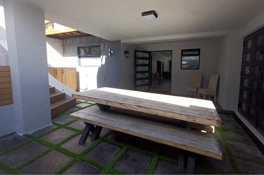 To Let 2 Bedroom Property for Rent in Bloubergstrand Western Cape